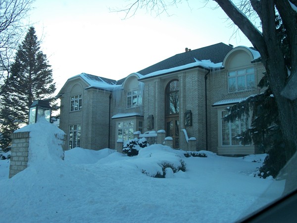 Homes in Warwick Hills in winter