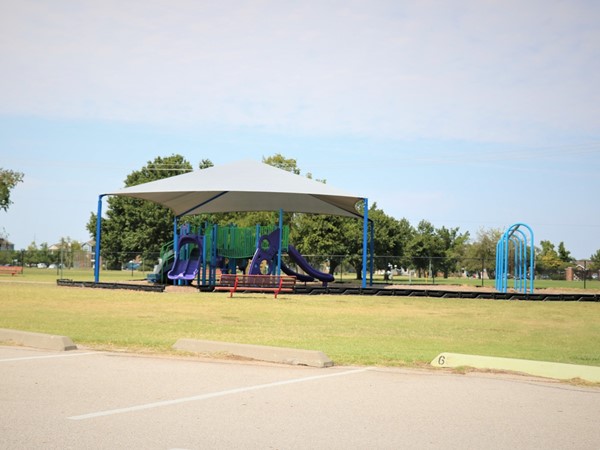 Red Oak Park in the back of Red Oak Elementary   