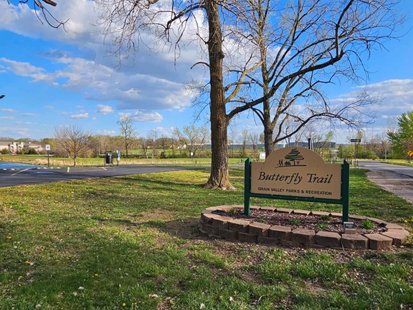 Leashed dogs/cats are allowed on this scenic nature trail!