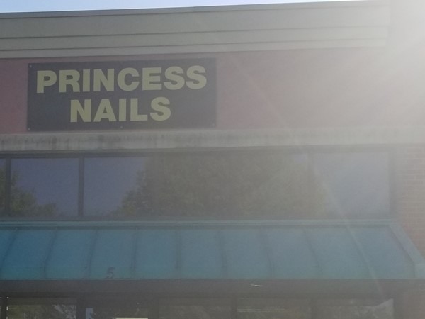Princess Nails in Holiday Park 