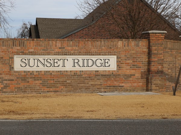 Sunset Ridge has one entrance located at SW 59th 