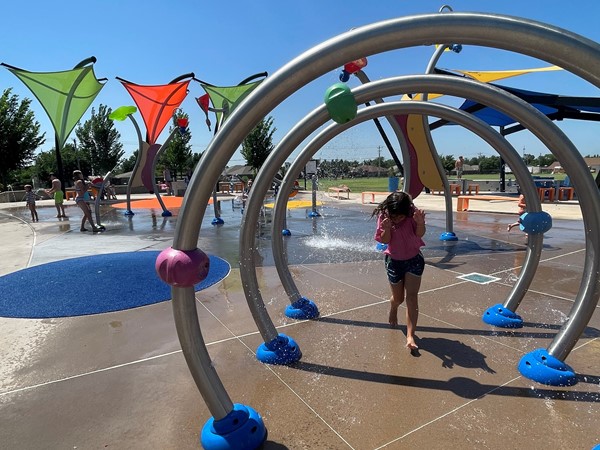 Keep cool at the alien themed Barnett Fields Park Splash Pad in Edmond! Perfect for summer