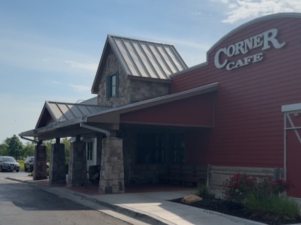 Known for giant portions, homemade pies and all-day breakfast. Original cafe is in Riverside, MO