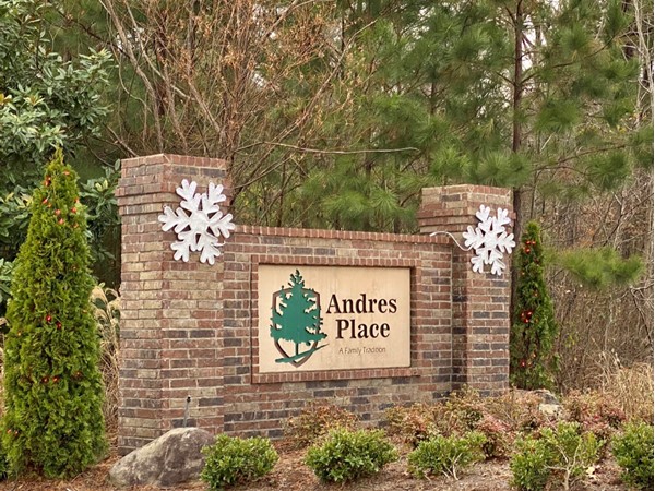 Entrance to Andres Place around the holidays