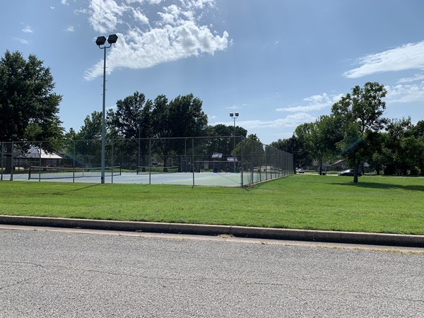 Enjoy tennis? You're sure to love these lighted courts in Vandever West. Beautiful park setting