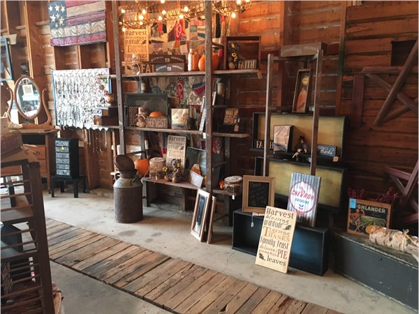 Fun little find: Stretch & Weezie's Rustic Junk-tique at 1252 230th Street, Hwy 3, Waverly 