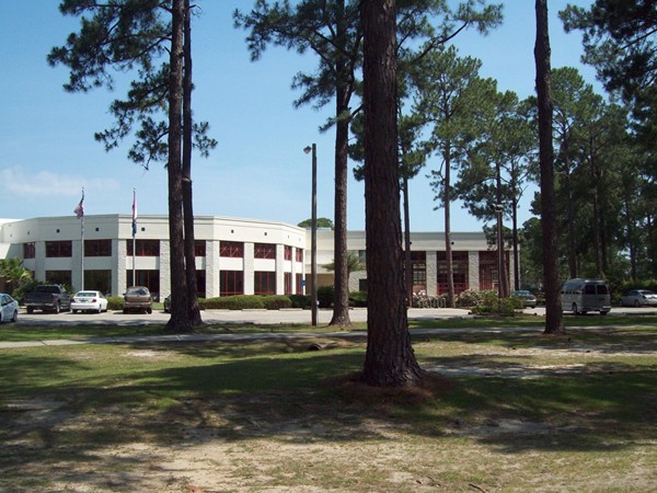 This is the Bodenhamer Recreation Center, within walking distance of the community (Gulf Shores)