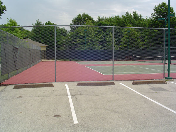 Tennis court at Oak Tree Farm