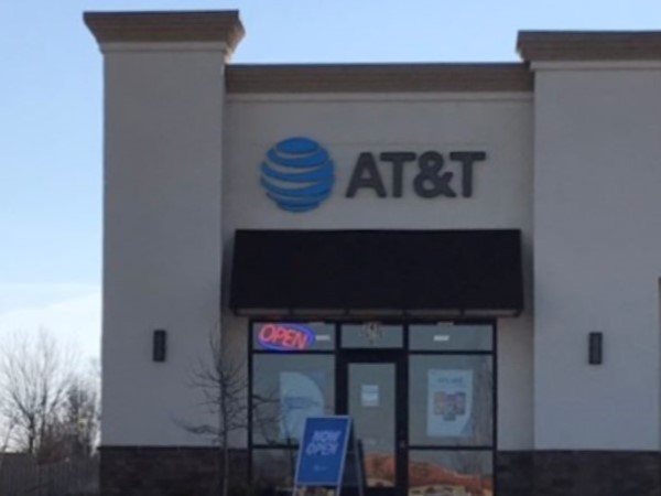 New AT&T store located next to Price Chopper