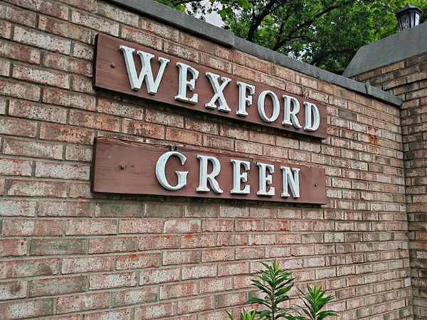 Wexford Green Condominiums; convenient location, easy access to shopping, and schools 