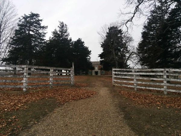 Entrance to Watkins Mill grounds