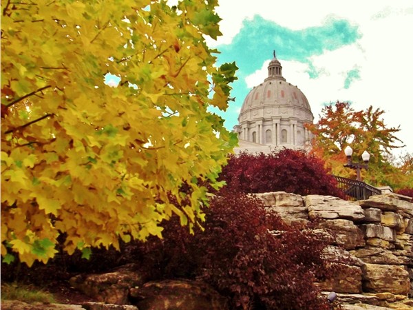 Fabulous fall colors frame the Missouri State Capitol Building