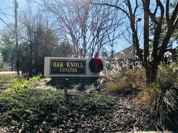 Oak Knoll Estates is just a short walk from the Oak Knoll Country Club golf course