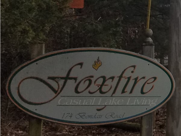 Foxfire Village gated casual lake living minutes to Greers Ferry. Golf Cart ride to Lacey's Marina