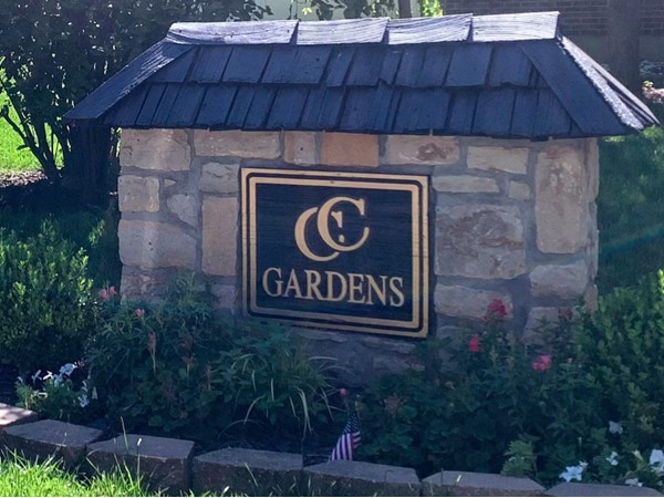 Country Club Gardens entrance from Duncan Road