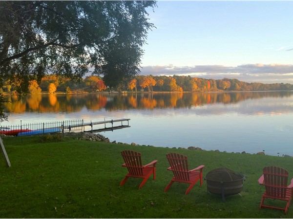Mona Lake in the fall