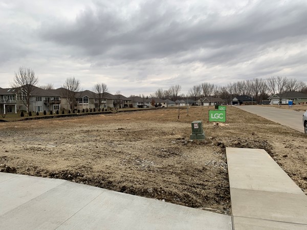 Heritage Hills Estates is a new development in Cedar Falls with garden view lots