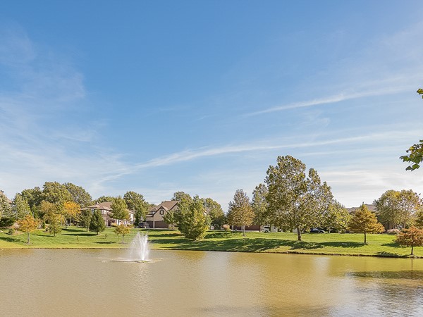 Lake and fountain at Mills Crossing Estates