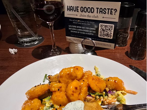 Houlihan's Firecracker Shrimp and a glass of red wine