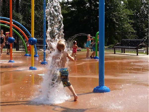 Tyndall Park Splash Pad in Benton is great summer fun