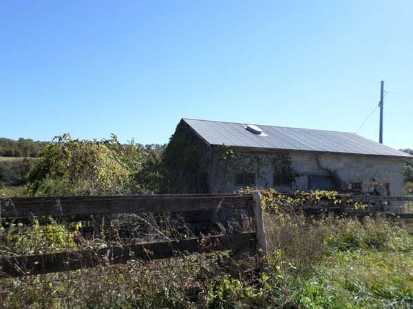Barn in Rural Macks Creek, Mo