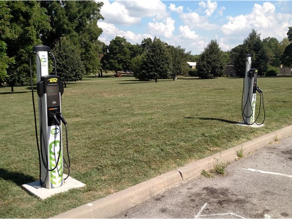 Electric car recharging stations in Loose Park