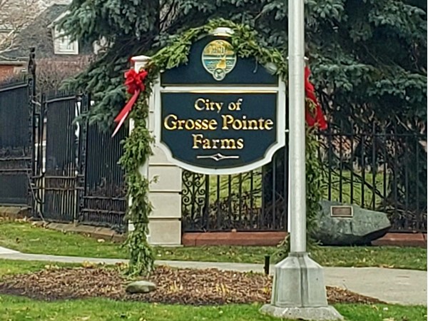 The beautiful city of Grosse Pointe Farms is a great neighborhood