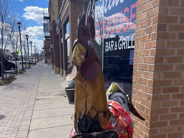 I could not resist snapping a pic of this huge chicken outside of Christine's in NKC!!!