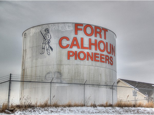 The "Fort Calhoun Pioneers" water tower is a landmark all on its own