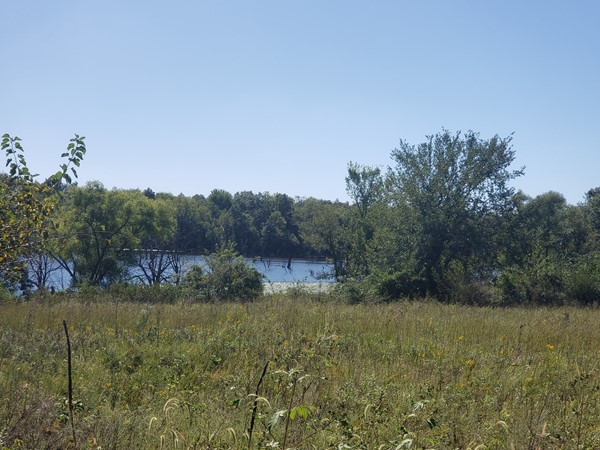 Maple Leaf Lake Conservation is perfect for waterfowl and hunting.  Located just off I-70