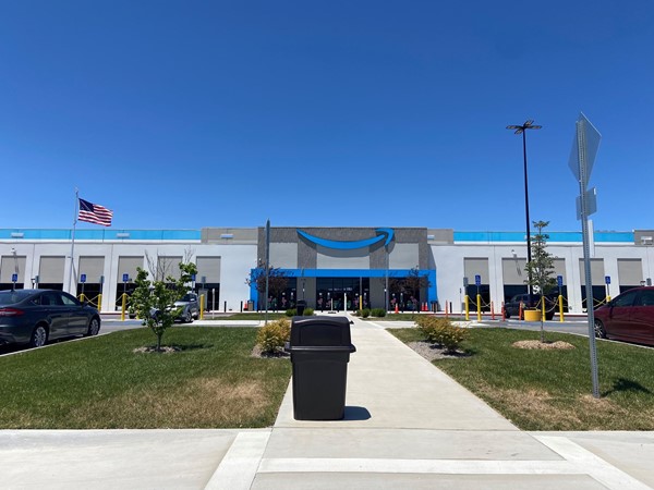 The huge Amazon Distribution Center is up and running in Republic, Missouri 