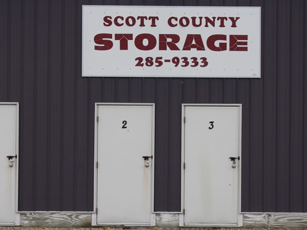 There are three storage businesses here in Park View. This one is called Scott County Storage