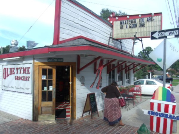 Olde Tyme Grocery. Great fun, food and PoBoys