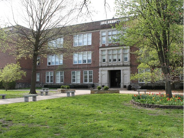 Home of the Tigers, the Smith-Cotton Jr High School is located at 312 E Broadway Blvd in Sedalia