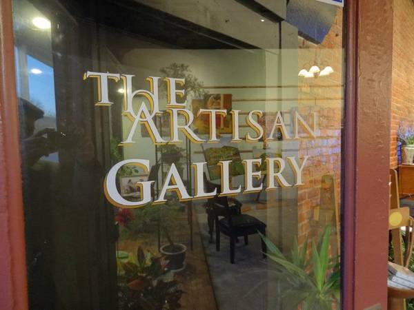 So Many Amazing Shops Downtown! The Artisan Gallery Is Such A Fun Place To Go With Friends!