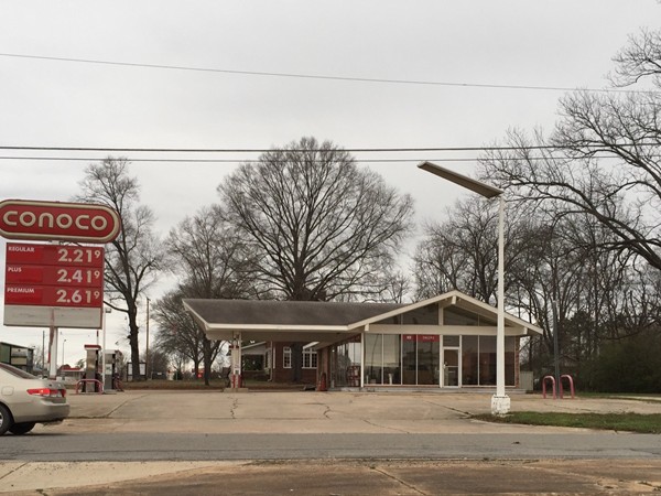 This gas station on the corner of Race and Charles is one of the last full service in Searcy