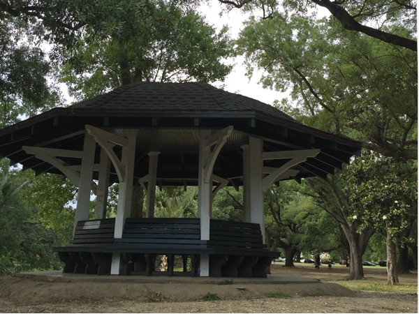 Covered shelter in Audubon Park