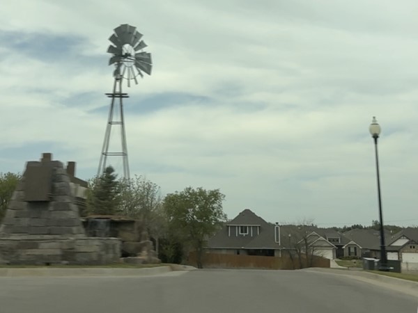 Entrance to Delmer Lakes Neighborhood in Edmond