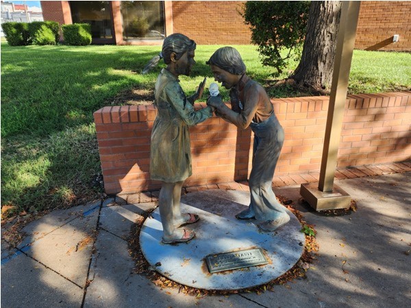 Statue in front of the Emporia Public Library 