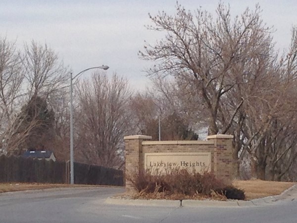 Entrance to Lakeview Heights
