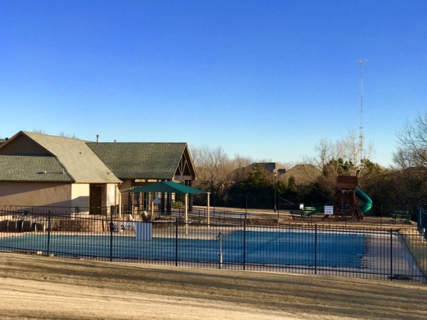 Park and pool at Stonebridge