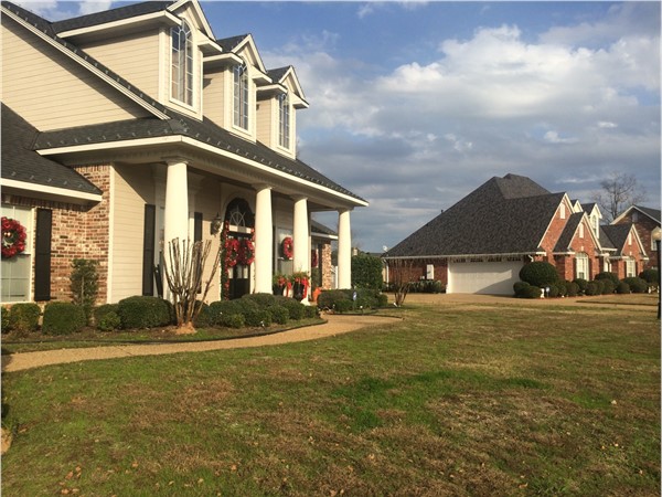 Christmas flair in beautiful, gated South Shreveport community 