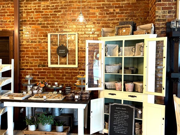 Mel’s Sweet Treats is your go-to spot for homemade goodies and Southern hospitality 