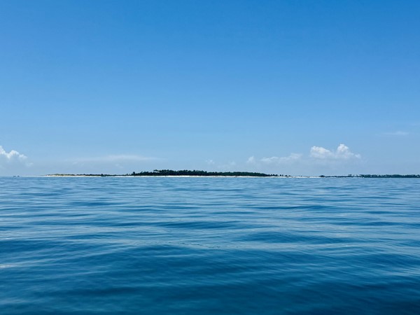 Beautiful day on the water! Look at Cat Island!