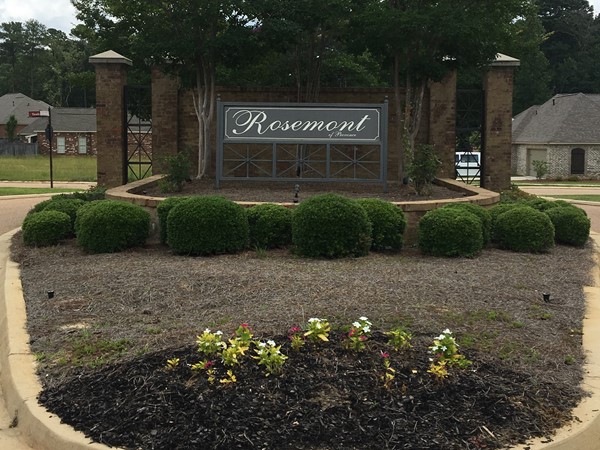 Rosemont is a beautiful neighborhood in Brandon 