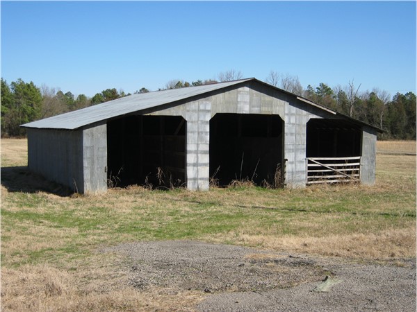 Old barn adjacent to Highway 123