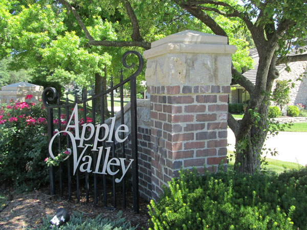 Apple Valley Estates Entrance