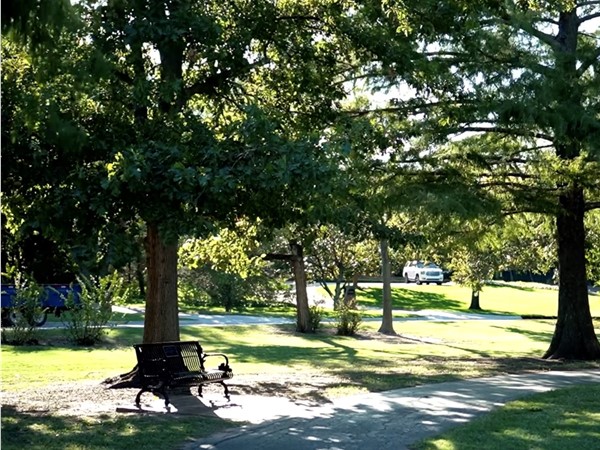 The beautiful and scenic Grand Blvd Park in Nichols Hills