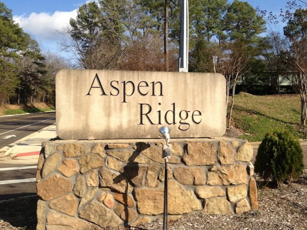 Aspen Ridge features lovely condos in a terrific location. Only minutes to campus and shopping