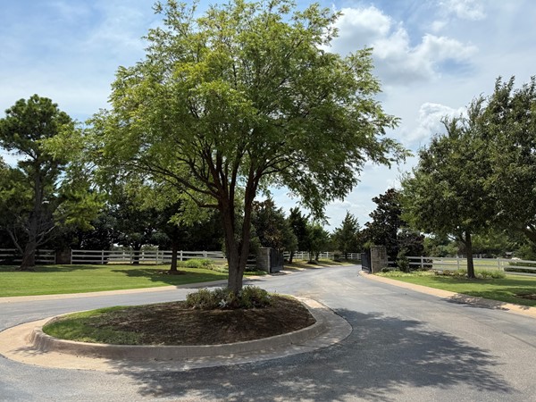 White Fences neighborhood entrance